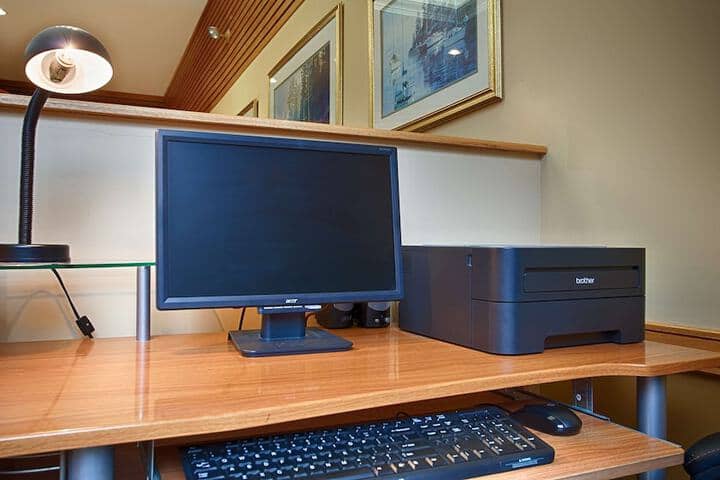 Business Center 21 of 25