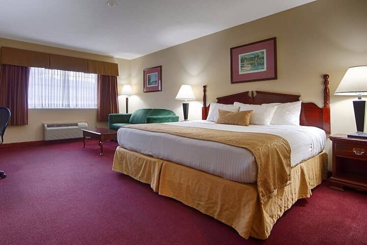 Room 8 of 25